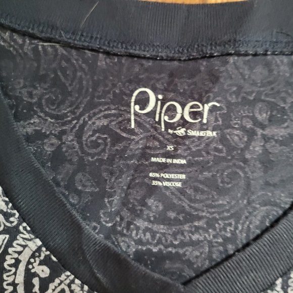 Piper Navy and White Paisley Tee Shirt , Size XS - Picture 3 of 4